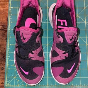 NIKE Free SZ 5